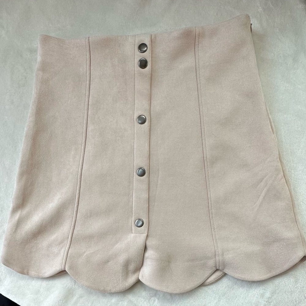 Hyfve Hyfve Hyfve blush suede feel button up scalloped bottom skirt size medium